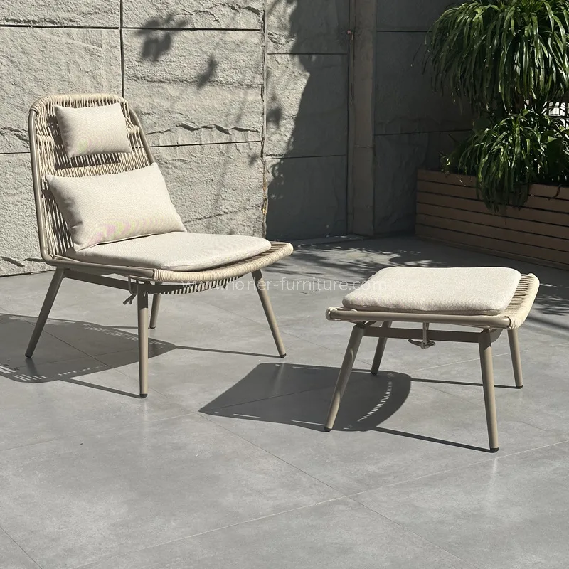 అవుట్డోర్ అల్యూమినియం రోప్ నేత విశ్రాంతి కుర్చీ ఫుట్స్టూల్ సెట్