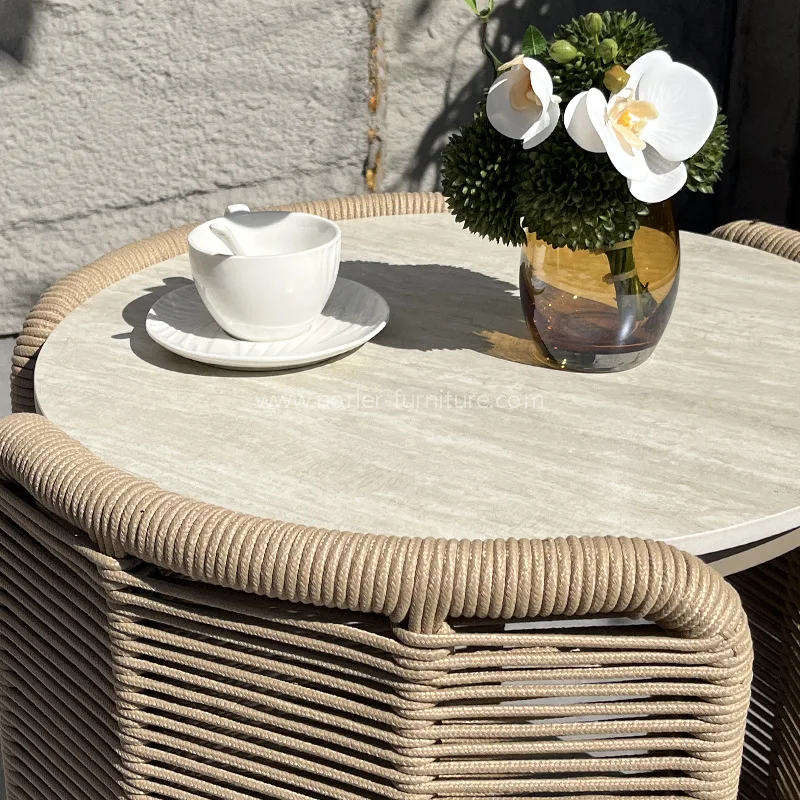 అవుట్డోర్ అల్యూమినియం రోప్ నేత విశ్రాంతి కుర్చీ ఫుట్స్టూల్ సెట్